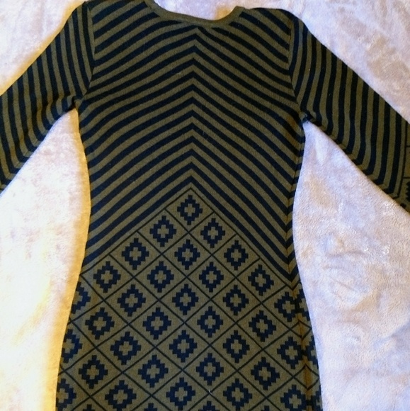 Long Sleeved Sweater Mini Dress NWOT - Picture 3 of 5